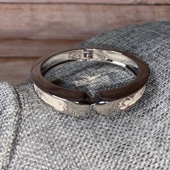 Stella and Dot EMERSON Ivory Snake Cuff - New! - Picture 3 of 7